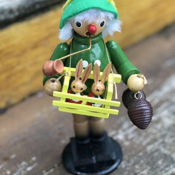 Steinbach Wooden Smoker Bunny Rabbit Seller Man German Incense Cone Burner SMKR - Picture 1 of 8